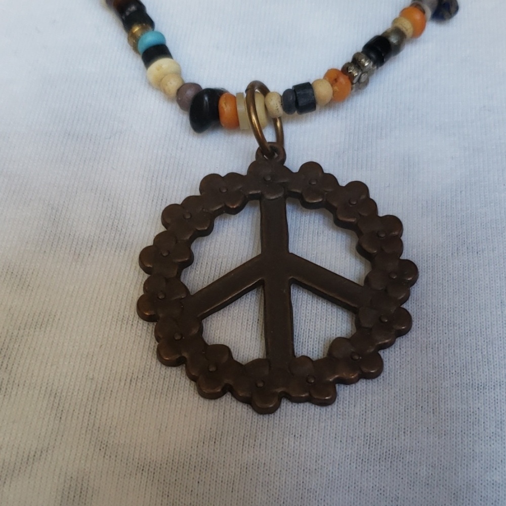 Multicolored beaded peace necklace - Picture 2 of 3